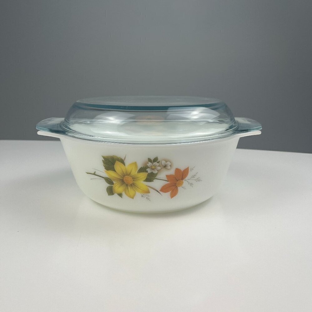 VTG Pyrex JAJ autumn glory round casserole 2 pt. made in England